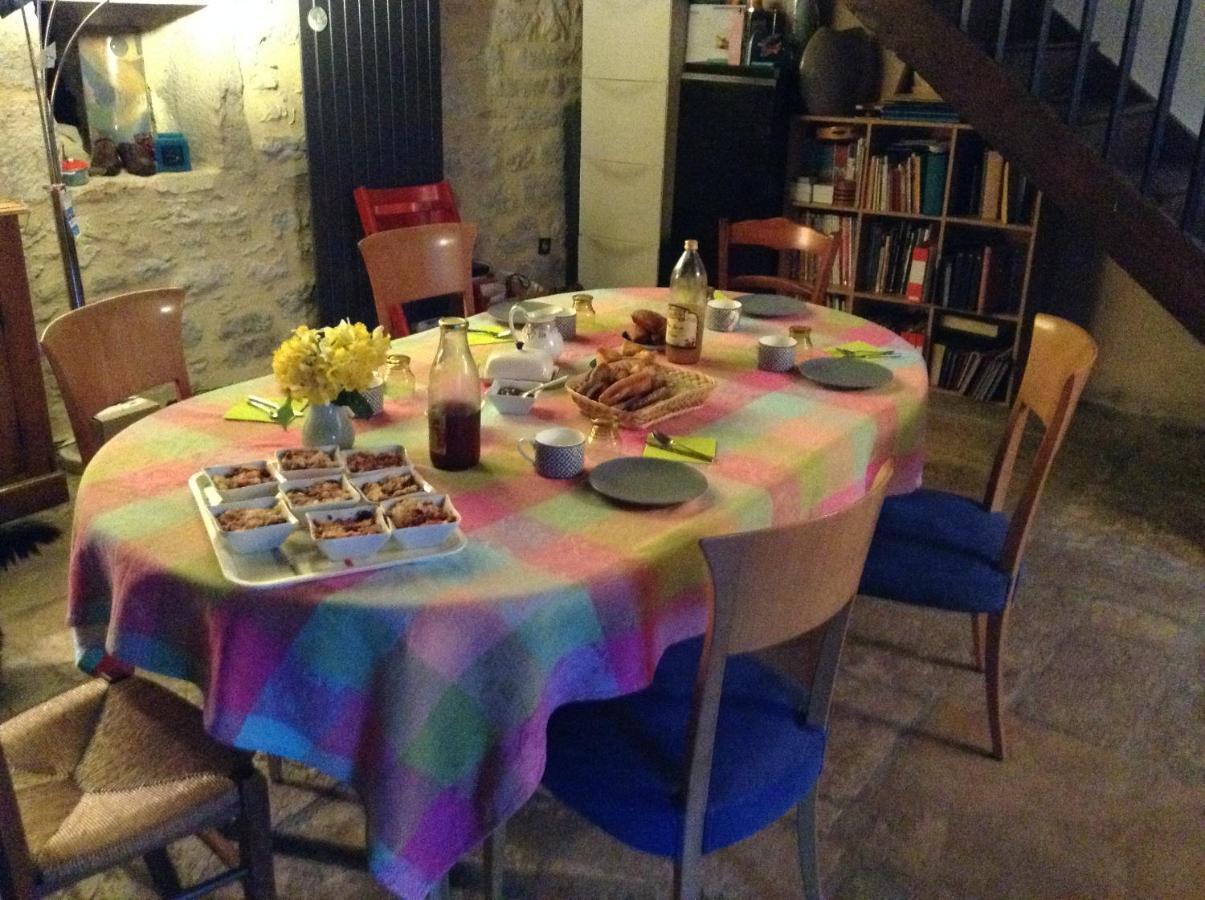 Les Roulottes Du Lot Bed and Breakfast Gramat Buitenkant foto