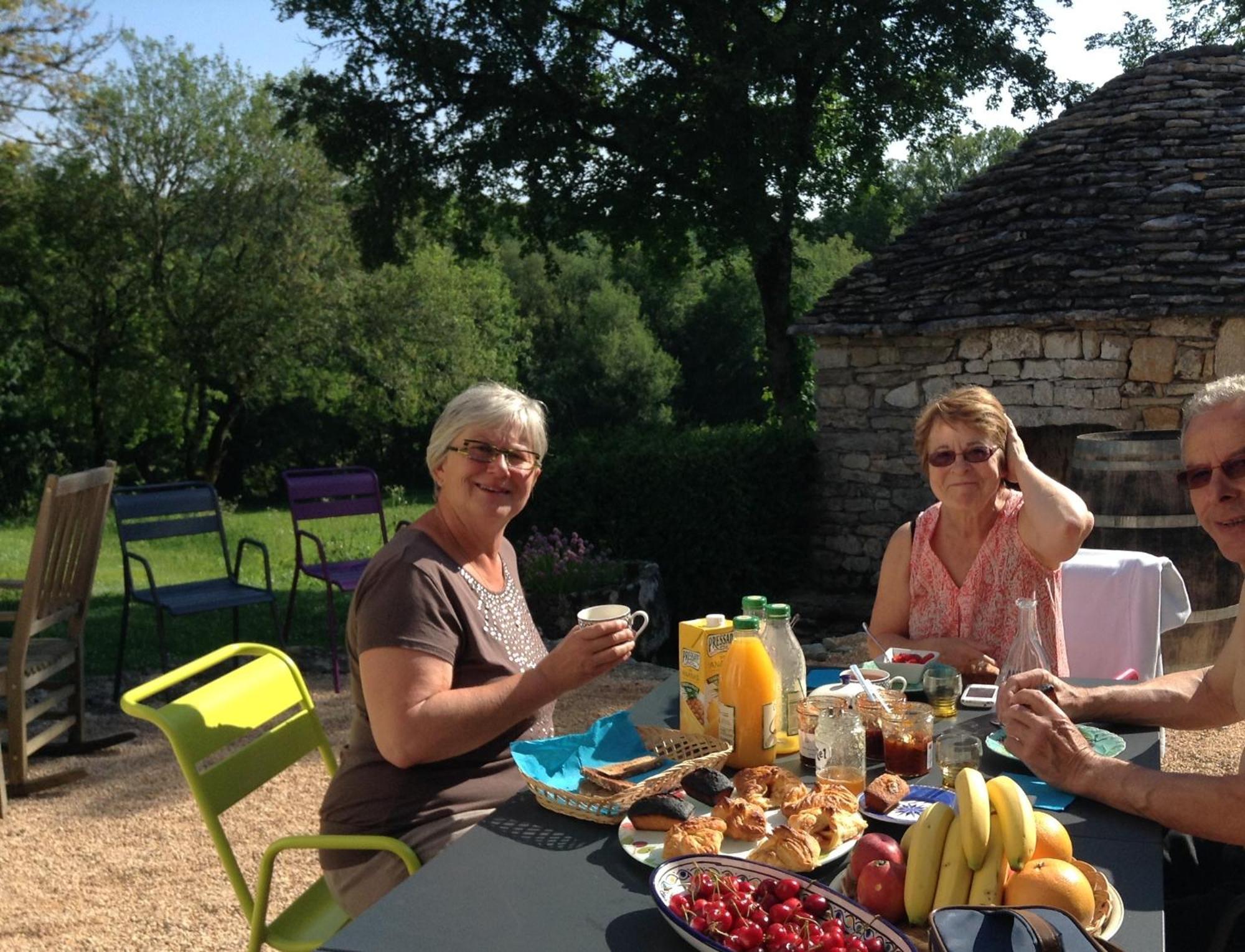 Les Roulottes Du Lot Bed and Breakfast Gramat Buitenkant foto
